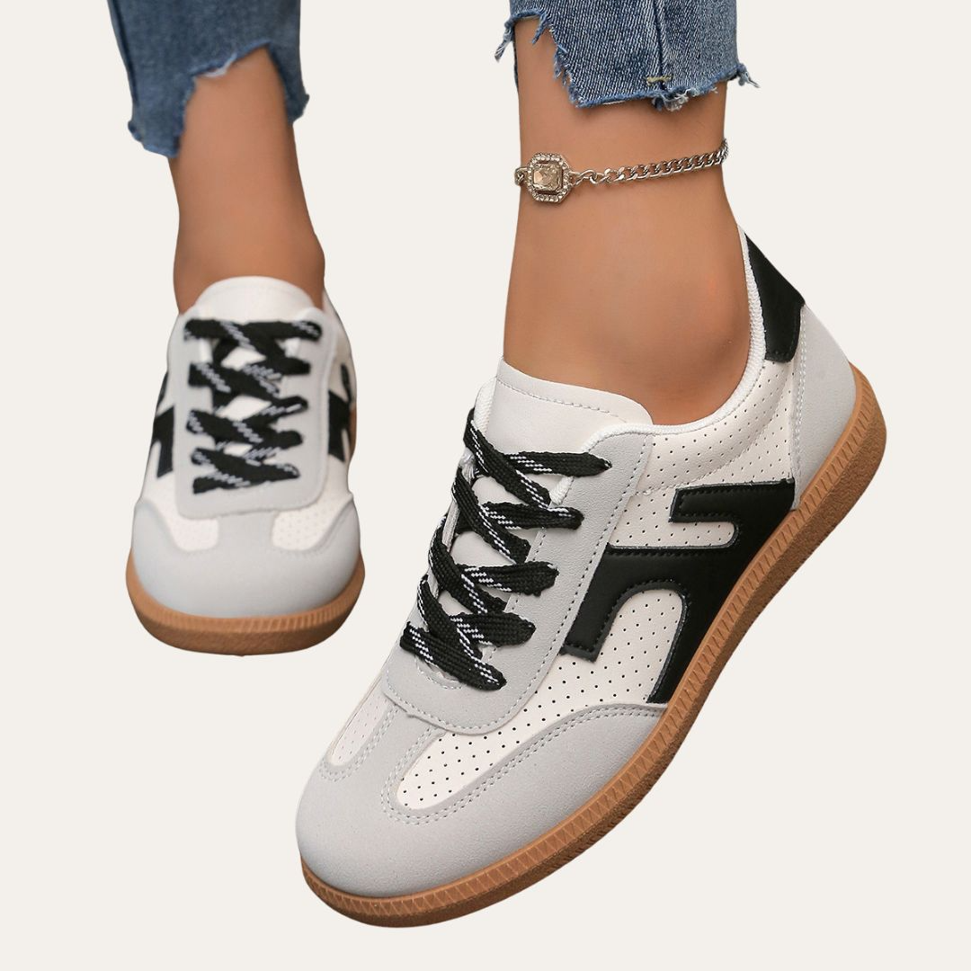 Nova | Women's Low-Top Sneakers